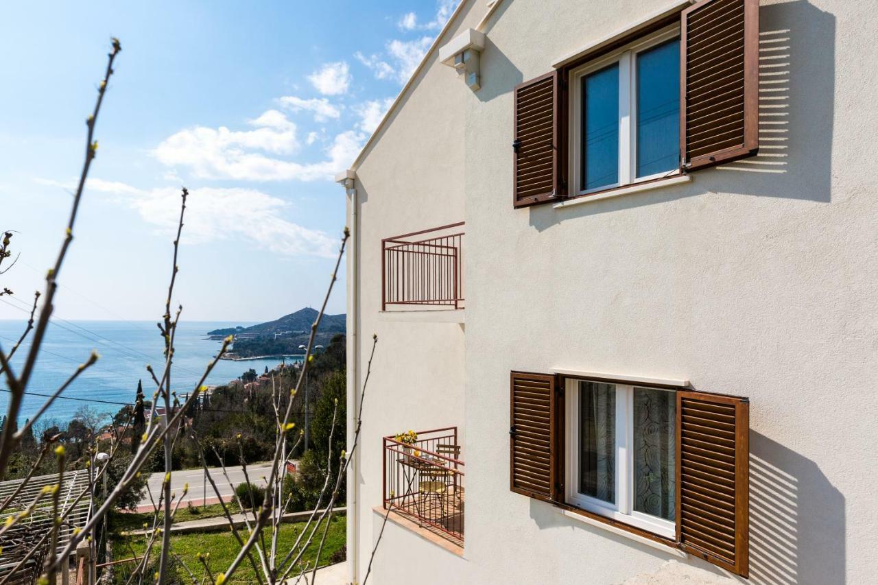 Villa Pergola-Apartment Toni Mlini Kültér fotó