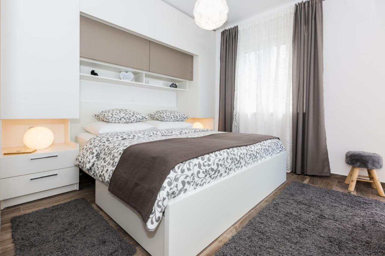Villa Pergola-Apartment Toni Mlini Kültér fotó