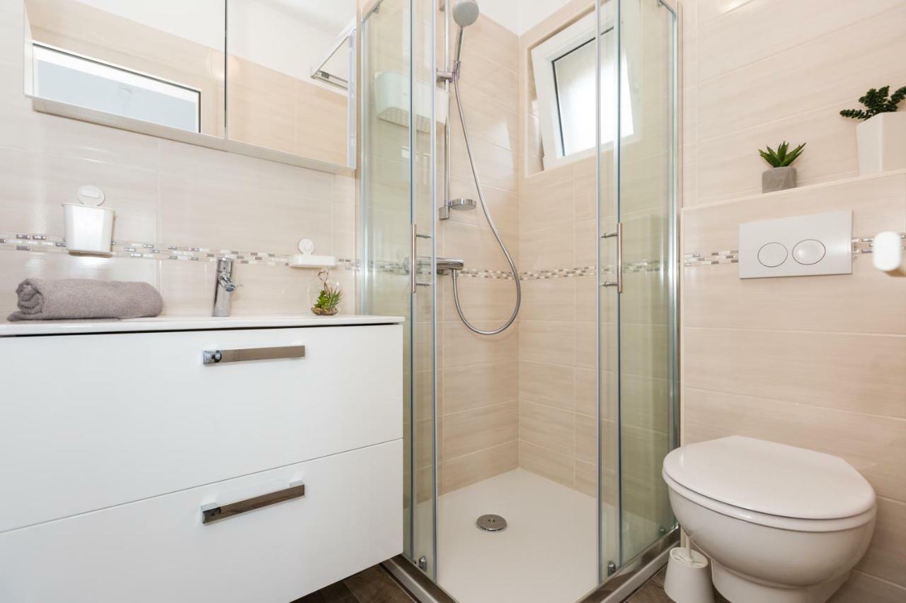 Villa Pergola-Apartment Toni Mlini Kültér fotó